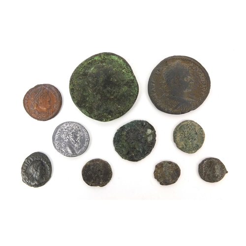 284 - Group of ten Roman coins, the largest approximately 3.2cm in diameter, approximate weight 49.0g