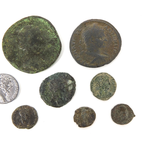 284 - Group of ten Roman coins, the largest approximately 3.2cm in diameter, approximate weight 49.0g