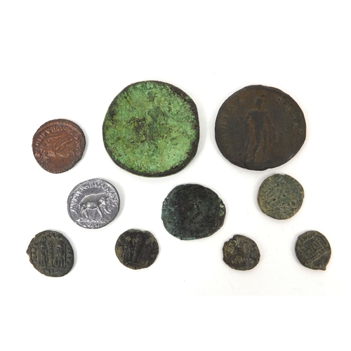 284 - Group of ten Roman coins, the largest approximately 3.2cm in diameter, approximate weight 49.0g