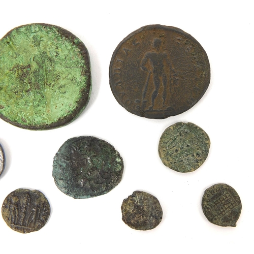 284 - Group of ten Roman coins, the largest approximately 3.2cm in diameter, approximate weight 49.0g