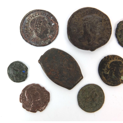 279 - Group of ten Roman coins, the largest approximately 2.5cm in diameter, approximate weight 36.0g