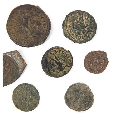 279 - Group of ten Roman coins, the largest approximately 2.5cm in diameter, approximate weight 36.0g