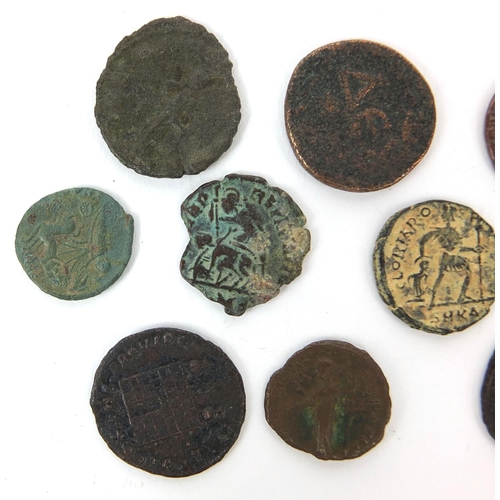 282 - Group of ten Roman coins, the largest approximately 2cm in diameter, approximate weight 22.6g