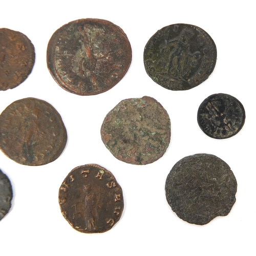 286 - Group of ten Roman coins, the largest approximately 2.3cm in diameter, approximate weight 21.0g