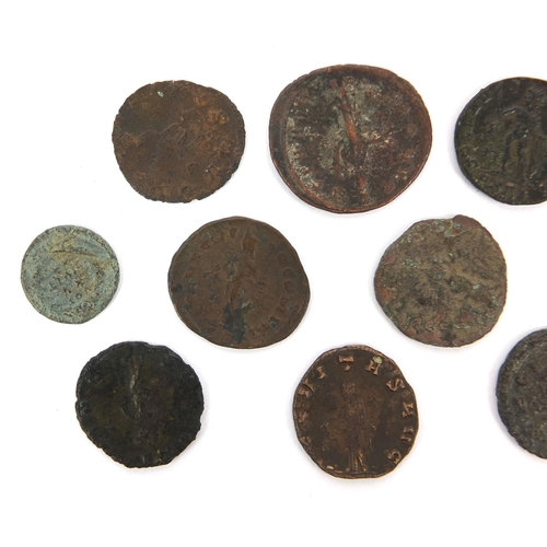 286 - Group of ten Roman coins, the largest approximately 2.3cm in diameter, approximate weight 21.0g