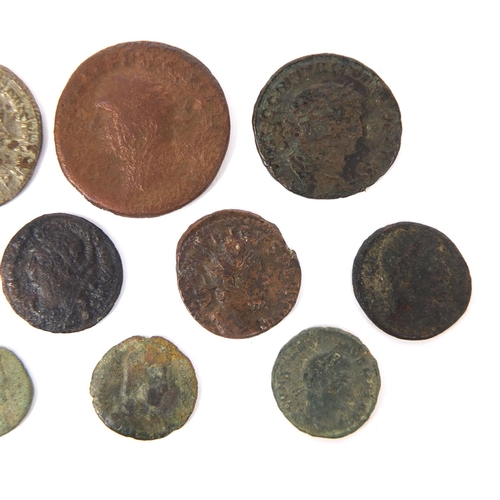 283 - Group of ten Roman coins, the largest approximately 2.5cm in diameter, approximate weight 32.5g