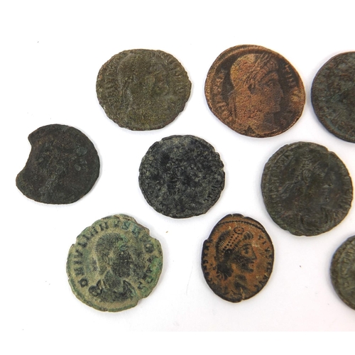 278 - Group of ten Roman coins, the largest approximately 2.1cm in diameter, approximate weight 18.9g