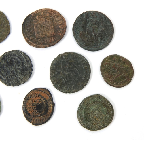 278 - Group of ten Roman coins, the largest approximately 2.1cm in diameter, approximate weight 18.9g