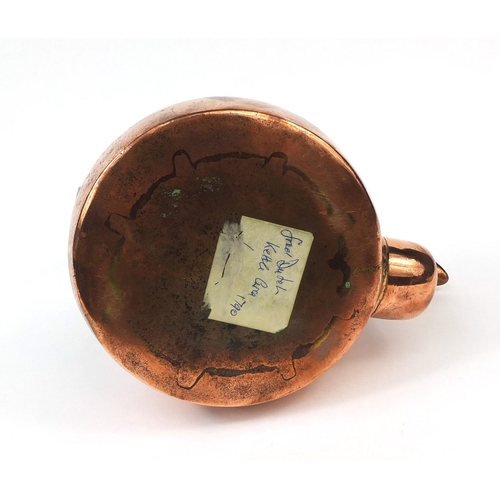 133 - Late 18th/early 19th century Dutch copper kettle with swing handle, 22cm high