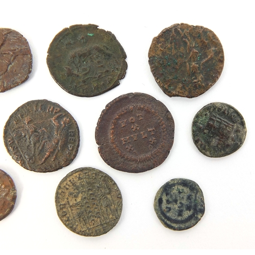 277 - Group of ten Roman coins, the largest approximately 1.9cm in diameter, approximate weight 18.9g