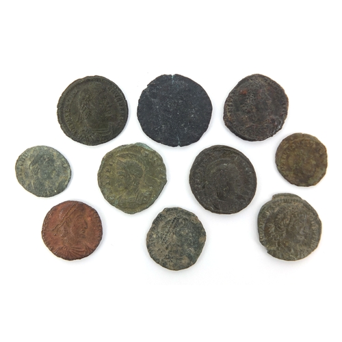 281 - Group of ten Roman coins, the largest approximately 1.8cm in diameter, approximate weight 22.6g