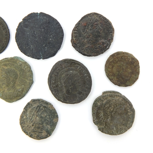 281 - Group of ten Roman coins, the largest approximately 1.8cm in diameter, approximate weight 22.6g