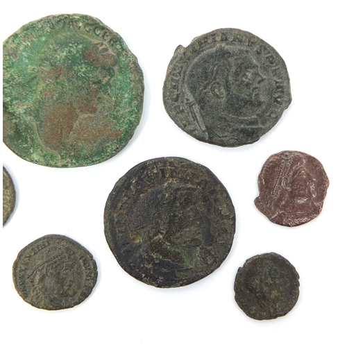 288 - Group of ten Roman coins, the largest approximately 3.5cm in diameter, approximate weight 61.4g