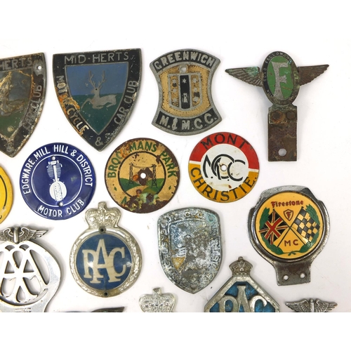 167 - Collection of motoring interest car badges, some enamelled examples, including The Grasshoppers MCC ... 