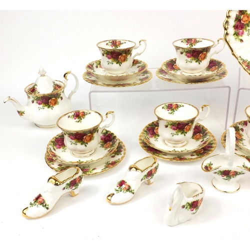 2107 - Royal Albert old country roses patterned tea ware, a six piece tea service, sandwich plate, milk jug... 