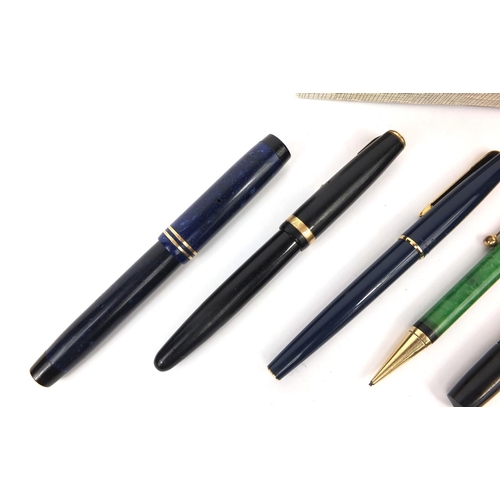 82 - Collection of fountain pens together with a ball point pen including a boxed Parker Lapis Lazuli duo... 