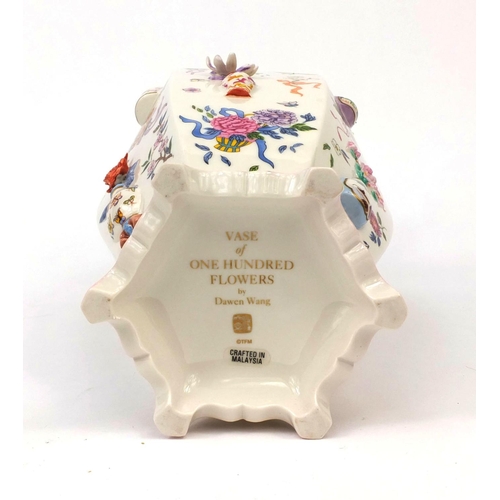 2098 - Franklin Mint porcelain vase of one hundred flowers by Dawen Wang, factory marks to the base, 30cm h... 