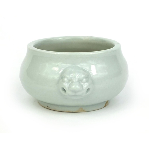 422 - Chinese porcelain Blanc de Chine censer with dog of foo handles, 6.5cm high x 13cm in diameter