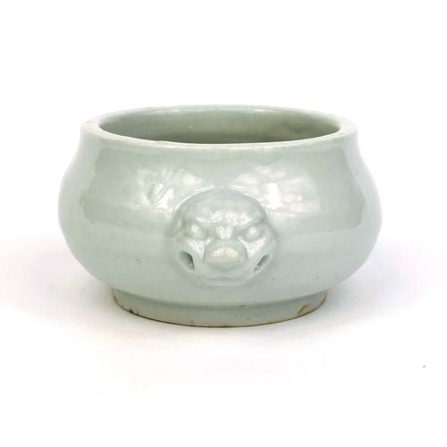 422 - Chinese porcelain Blanc de Chine censer with dog of foo handles, 6.5cm high x 13cm in diameter