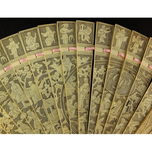 450 - Well detailed Chinese Cantonese ivory fan, profusely pierced and carved with figures, pagodas and fo... 