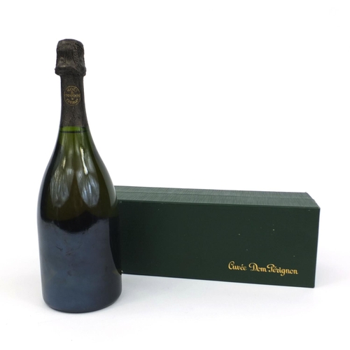 84 - Boxed 75cl bottle of vintage 1982 Moet & Chandon Dom Perignon Champagne