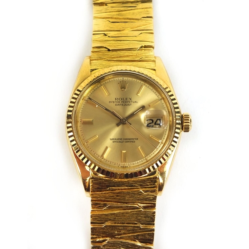 852 - Boxed 18ct gold gentleman's Rolex Oyster perpetual datejust superlative chronometer wristwatch with ... 