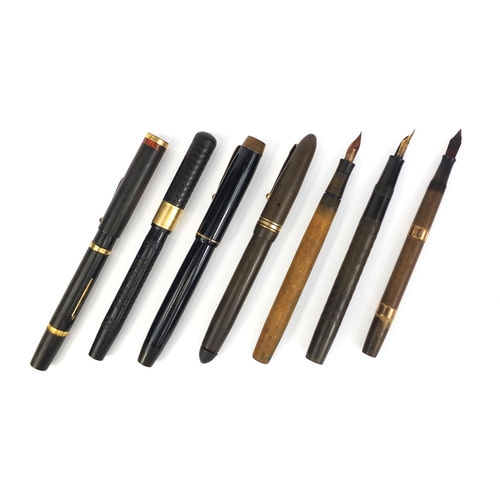 65 - Group of seven vintage fountain pens, comprising four Swan examples, including models Safety screw c... 