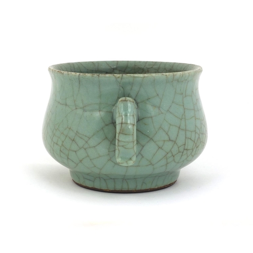 417 - Chinese Ge-Kiln crackle glazed twin handled censor, 10cm high x 15cm in diameter