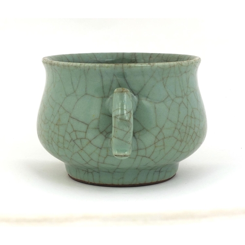 417 - Chinese Ge-Kiln crackle glazed twin handled censor, 10cm high x 15cm in diameter