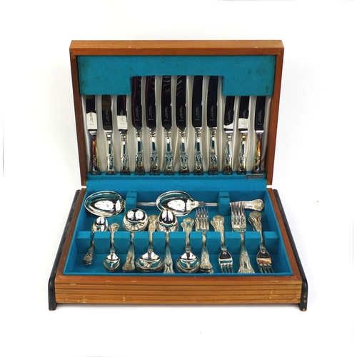 2252 - Six place canteen of Sheffield silver plated cutlery