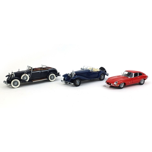 2330 - Three Franklin Mint precision die cast models, comprising a 1961 Jaguar E Type, 1935 Mercedes Benz 5... 