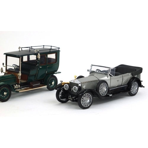 2329 - Three Franklin Mint precision die cast model Rolls-Royce's, comprising a 1929 Phantom 1, 1925 Silver... 