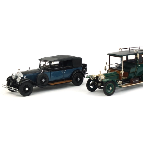 2329 - Three Franklin Mint precision die cast model Rolls-Royce's, comprising a 1929 Phantom 1, 1925 Silver... 