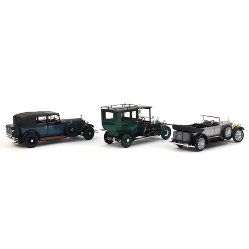 2329 - Three Franklin Mint precision die cast model Rolls-Royce's, comprising a 1929 Phantom 1, 1925 Silver... 