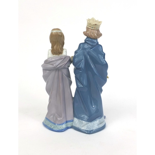 2077 - Lladro Medieval Majesty figure group, factory marks and No.6116 to the base, 23cm high