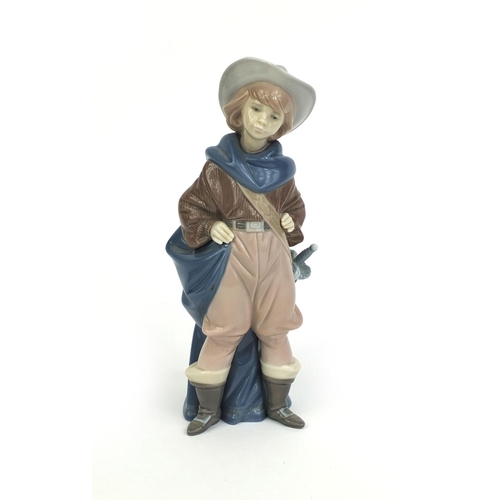 2079 - Lladro figure of Musketeer D'artagnan, factory marks and No.6120 to the base, 23cm high