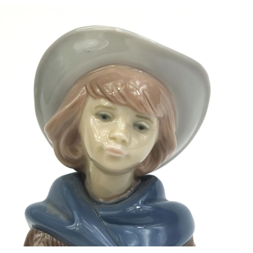 2079 - Lladro figure of Musketeer D'artagnan, factory marks and No.6120 to the base, 23cm high