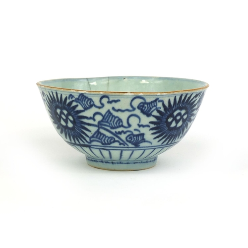 409 - Chinese porcelain bowl hand painted with stylised flowers, character mark to the base, 18cm in diame... 