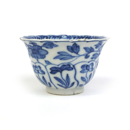 403 - Chinese blue and white porcelain tea bowl, hand painted with flowers, turtle mark to the base, 4.5cm... 