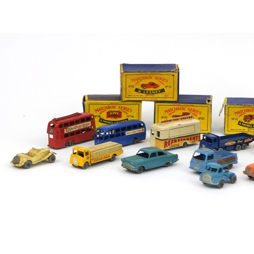 249 - Collection of boxed and unboxed Lesney 'Matchbox' series die cast vehicles including No.17, No.11, N... 