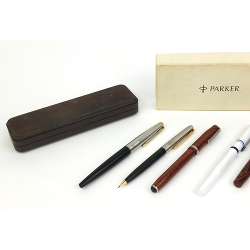 71 - Group of vintage fountain pens and propelling pencils, including a brown ripple Blackbird self fille... 