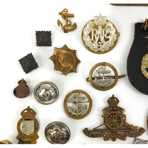 280 - Collection of British Military Naval interest cap badges and pips, together with a Christmas 1914 br... 