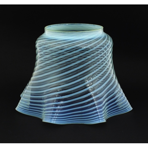 578 - Victorian frilled vaseline glass lampshade, 14.5cm high