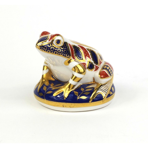 2091 - Royal Crown Derby frog paperweight, factory marks to the base, 7.5cm high