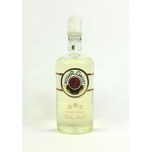 2134 - Large display bottle of Roger & Gallet Eau De Cologne Extra-Vieille, 30cm high