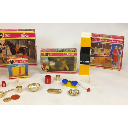 2350 - Collection of boxed vintage Sindy including horse, sink unit and bath