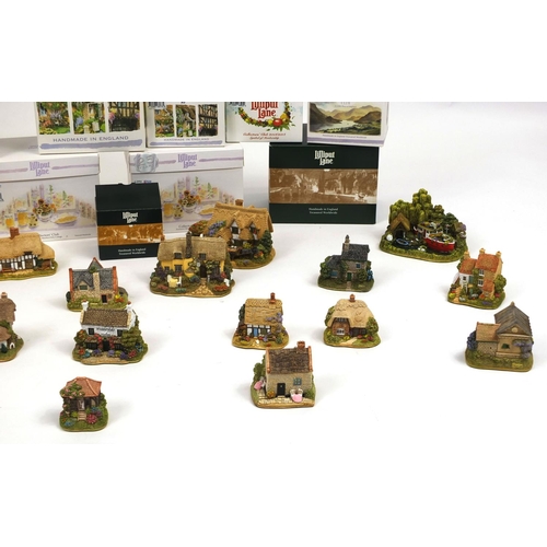 2305 - Collection of boxed Lilliput Lane cottages to include Collectors Club editions