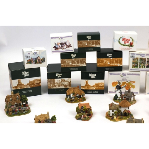 2305 - Collection of boxed Lilliput Lane cottages to include Collectors Club editions