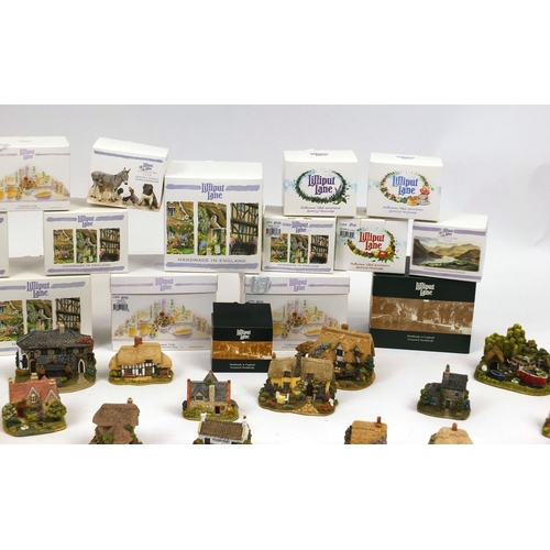 2305 - Collection of boxed Lilliput Lane cottages to include Collectors Club editions