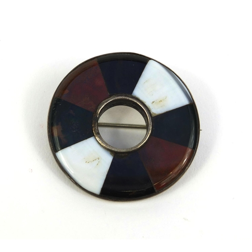 2624 - Scottish silver agate brooch, 4.5cm in diameter, approximate weight 23.4g